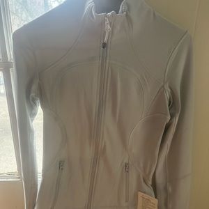 NWT Lululemon Forme II Jacket Light Grey Size 4